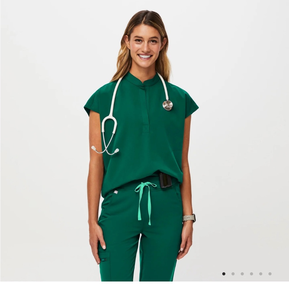Rafaela Oversized Scrub Top in Hunter Green